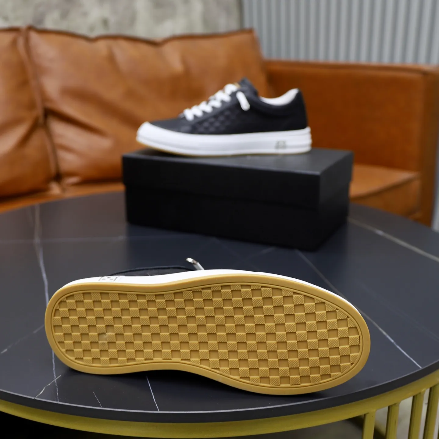 Men's shoes: 440💰🙅‍♂️🙅‍♂️🙅‍♂️ Brand: PRADA Standard code: 38–44 (45 can be customized) Level: Same as the official website Material: Original cowhide fabric Comfortable pigskin lining Lightweight and wear-resistant outsole Style category: Men's fashionable casual shoes and boots Running sneakers Distinguished luxury brand elements Top luxury Color: actual picture color
